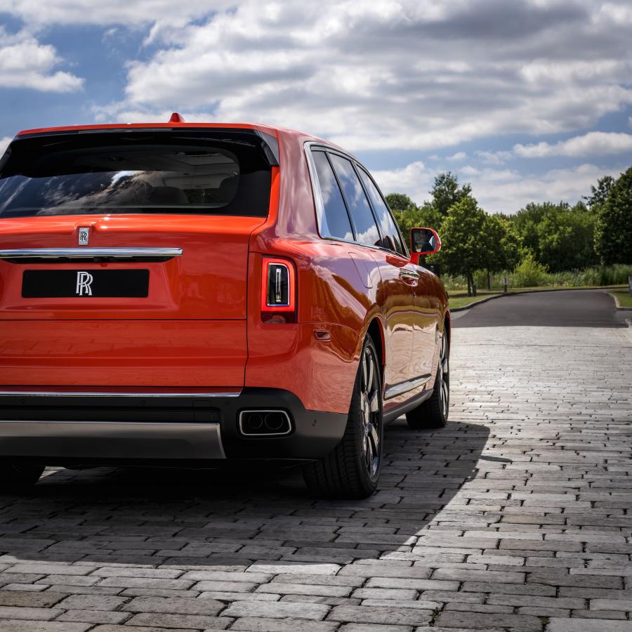  Rolls-Royce Cullinan Fux Orange 2019 года  (фото 6 из 32)